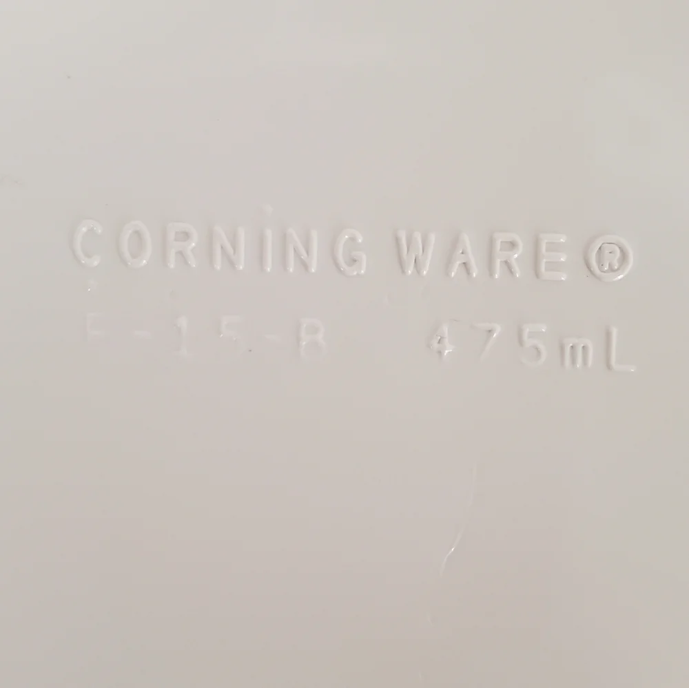Vntg Corning Ware French White F-15-B casserole dish. 475 mL - Picture 4 of 7
